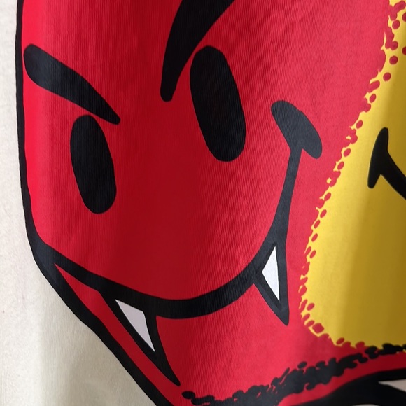 Market SMILEY® Good VS Evil Mens T-Shirt 100% Cotton - Picture 9 of 10